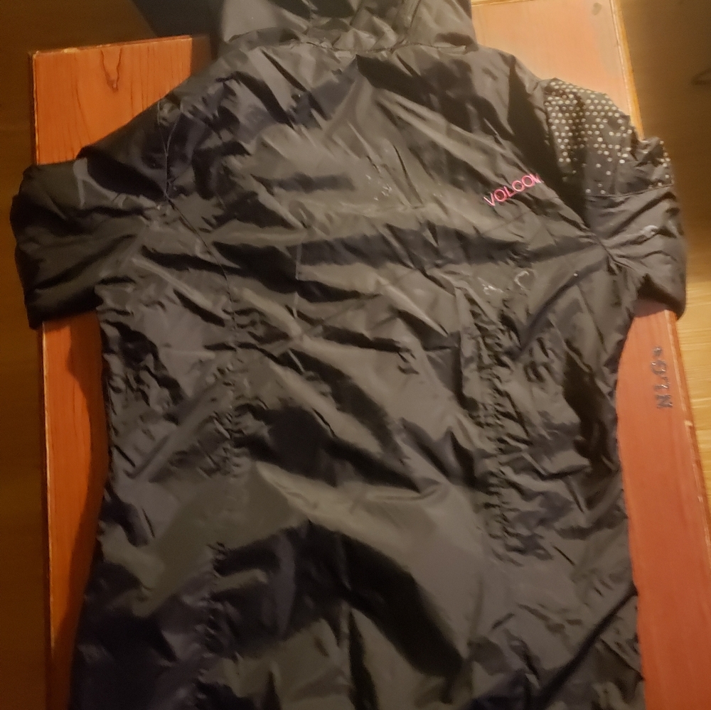Volcom - Picture 2 of 3